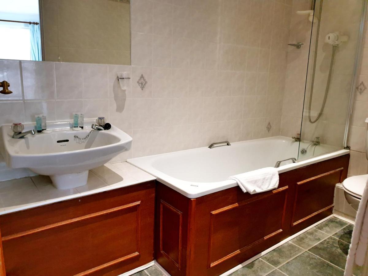 The Crown House Inn Great Chesterford Bagian luar foto