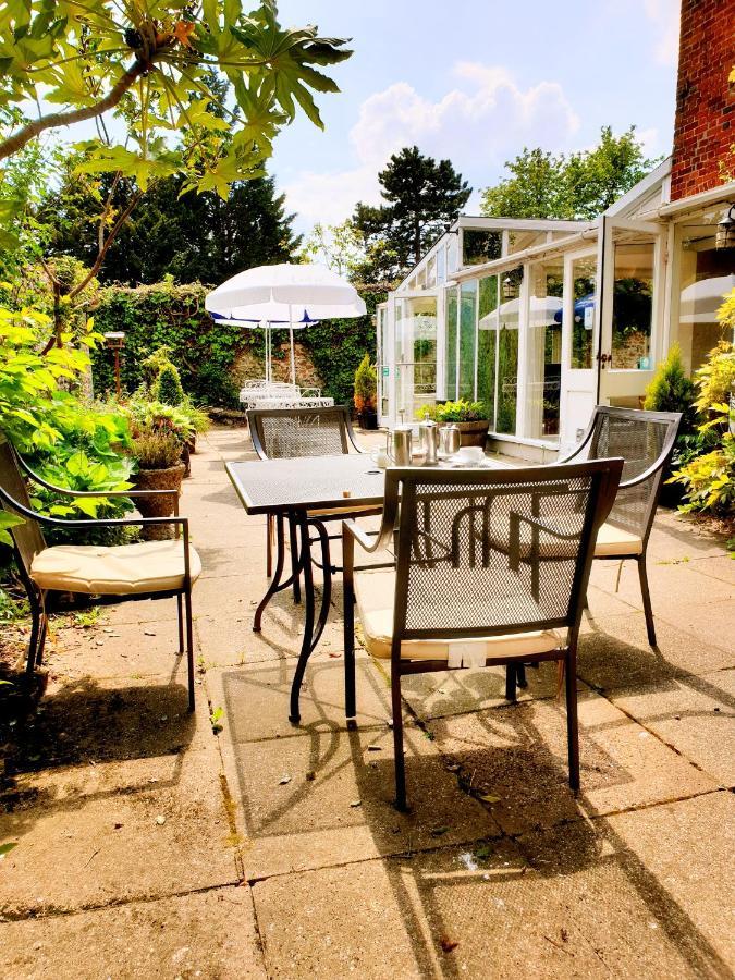 The Crown House Inn Great Chesterford Bagian luar foto