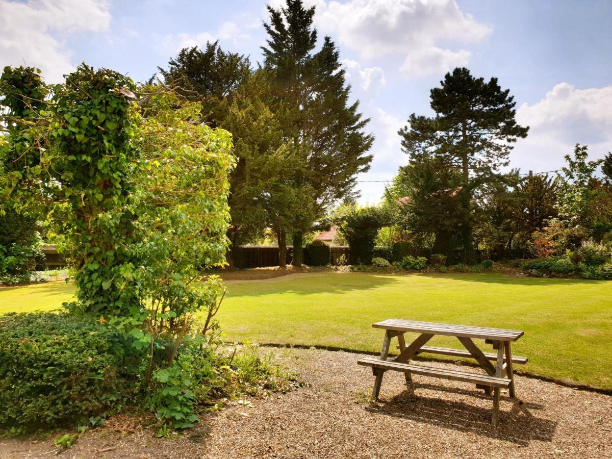 The Crown House Inn Great Chesterford Bagian luar foto