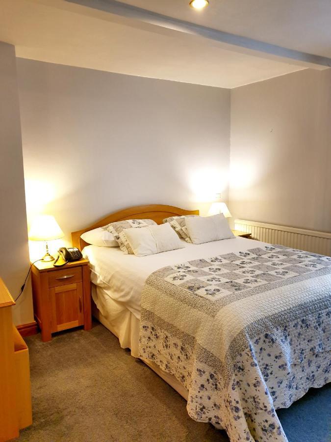 The Crown House Inn Great Chesterford Bagian luar foto